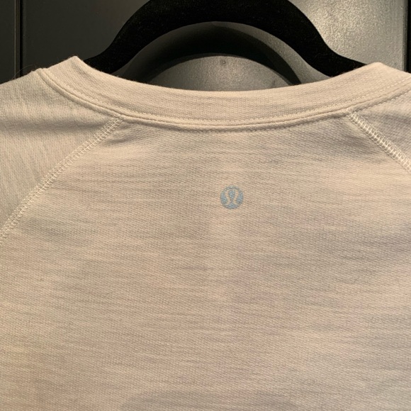 Lululemon sweater 6 - Picture 4 of 5